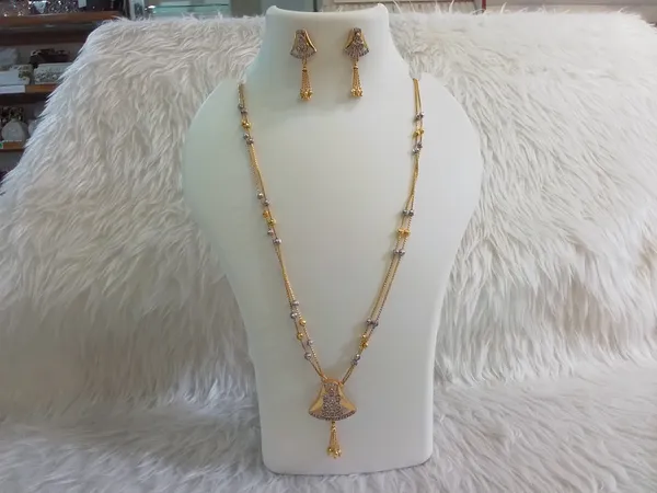 Gold_Brass_Long_Pendant_Necklace_And_Earrings_Set_For_Women