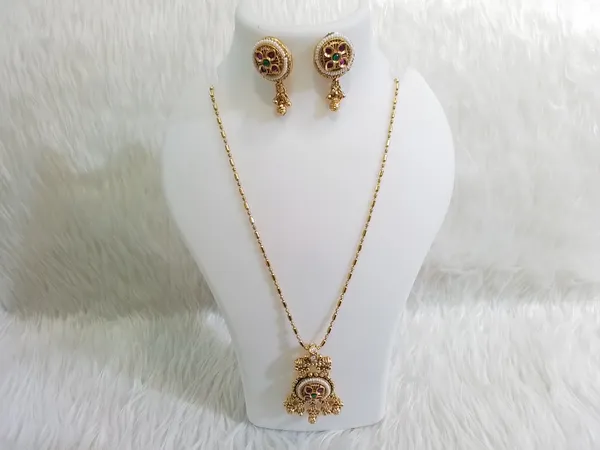 Gold_Brass_Traditional_Pendant_Necklace_And_Earrings_Set_For_Women