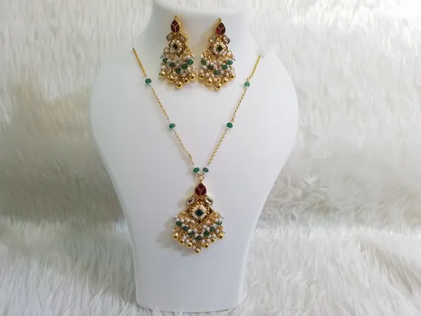 Gold_Brass_Maroon_Green_Stone_Traditional_Necklace_And_Earrings_Set_For_Women
