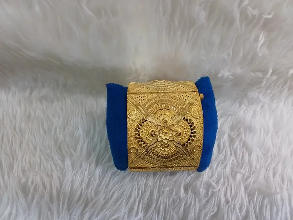 Gold_Brass_Floral_Embossed_Ornate_Cuff_Bracelet_For_Women