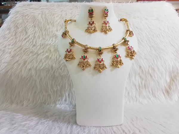 Gold_Brass_Red_Green_Stone_Traditional_Necklace_And_Earrings_Set_For_Women