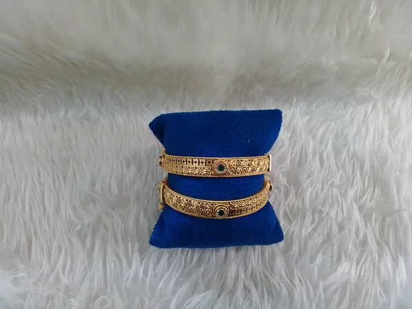 Gold_Brass_Green_Stone_Embellished_Kangan_Bangle_For_Women