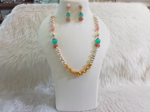 Multicolour_Brass_Beaded_Traditional_Necklace_Earrings_Set_For_Women