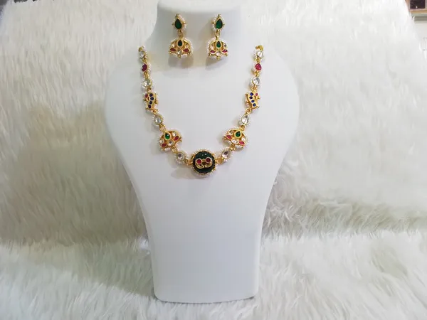 Gold_Brass_Red_Green_Black_Stone_Traditional_Necklace_Set_For_Women