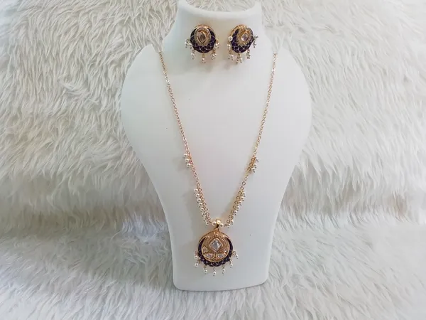 Gold_Brass_Layered_Floral_Necklace_And_Earrings_Set_For_Women