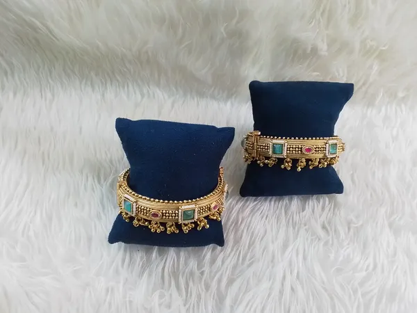 Gold_Brass_Green_Pink_Stone_Antique_Kangan_Bangle_Set_For_Women