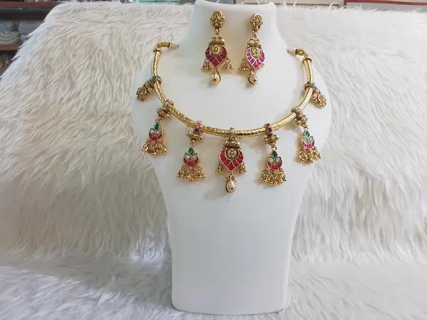 Gold_Brass_Red_Green_Stone_Traditional_Necklace_And_Earrings_Set_For_Women
