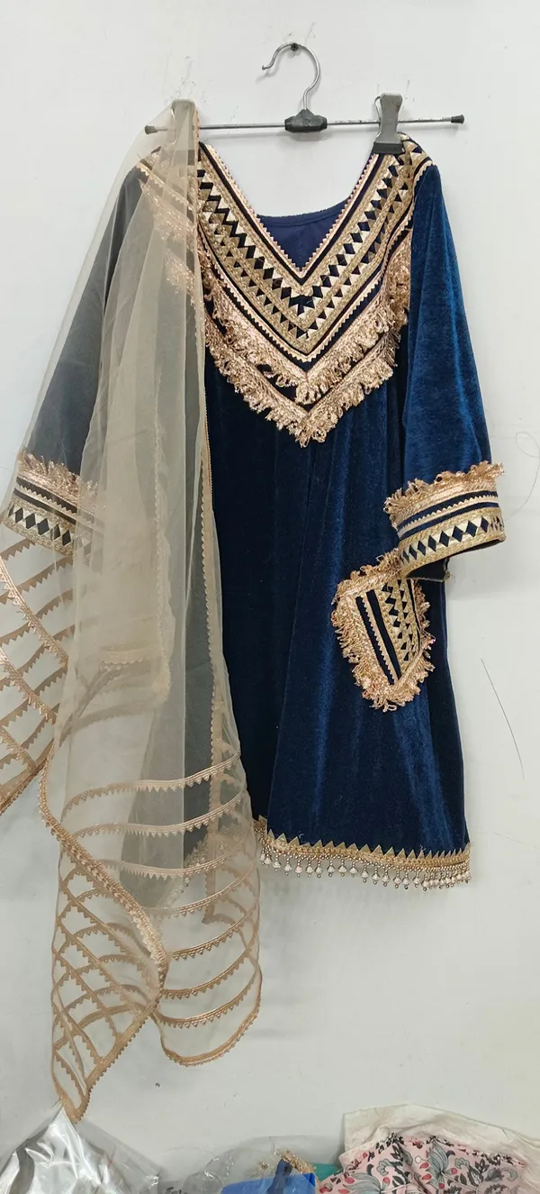 Velvet_Aline_Suit_For_Kids_Rani