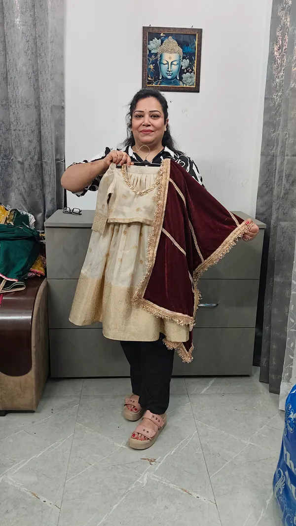 Luxe_Banrasi_Weave_Lehnga_Set_Gold_1