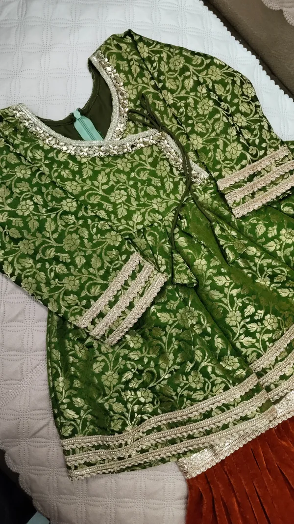 Banarasi_Peplum_With_Velvet_Garara_Pink_N_Green