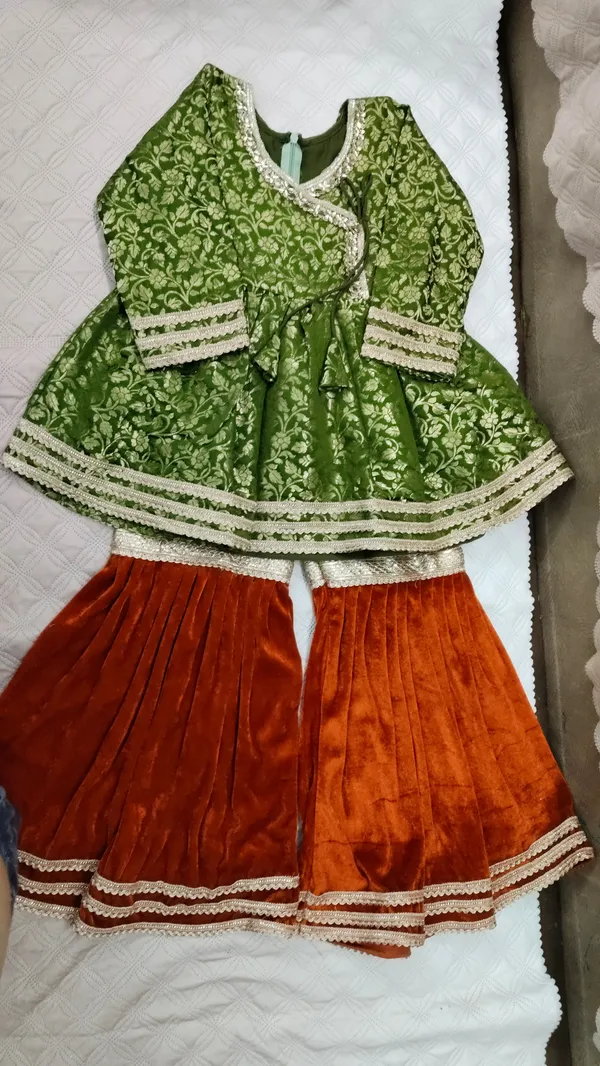 Banarasi_Peplum_With_Velvet_Garara_Pink_N_Green
