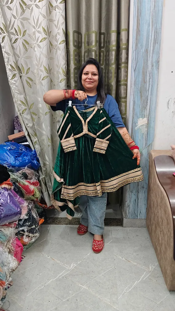 Premium_Velevt_Winter_Lehnga_Sets_Musturd_1
