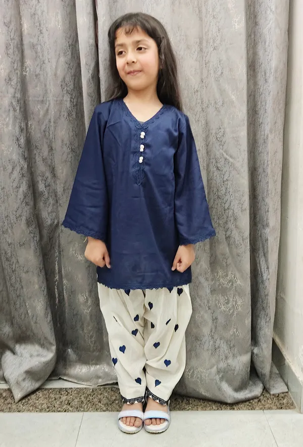 Hania_Look_Pakistani_Dress_Blue_2