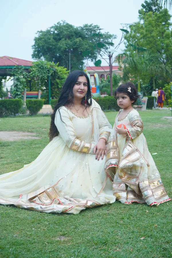 Luxury_Mother_Daughter_Matching_Outfits