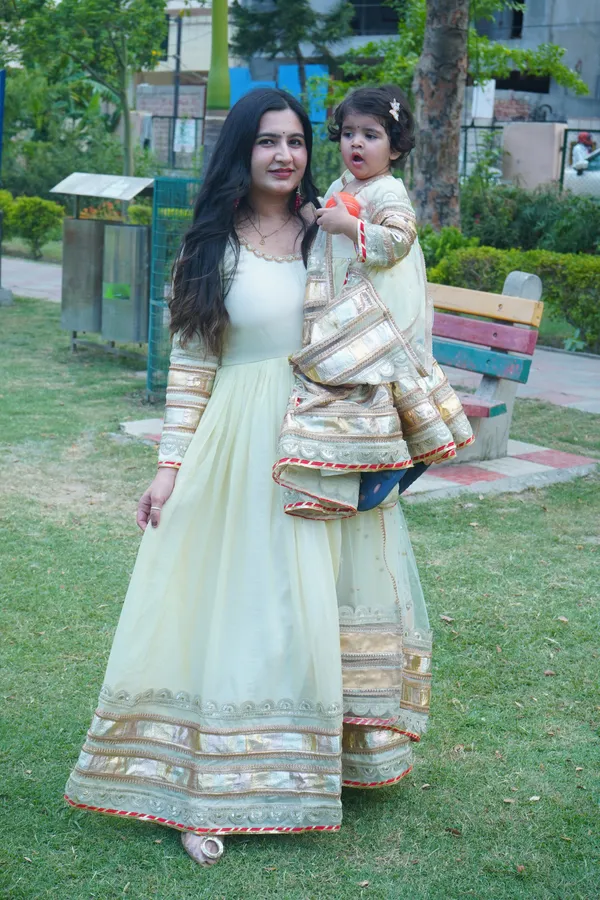 Luxury_Mother_Daughter_Matching_Outfits