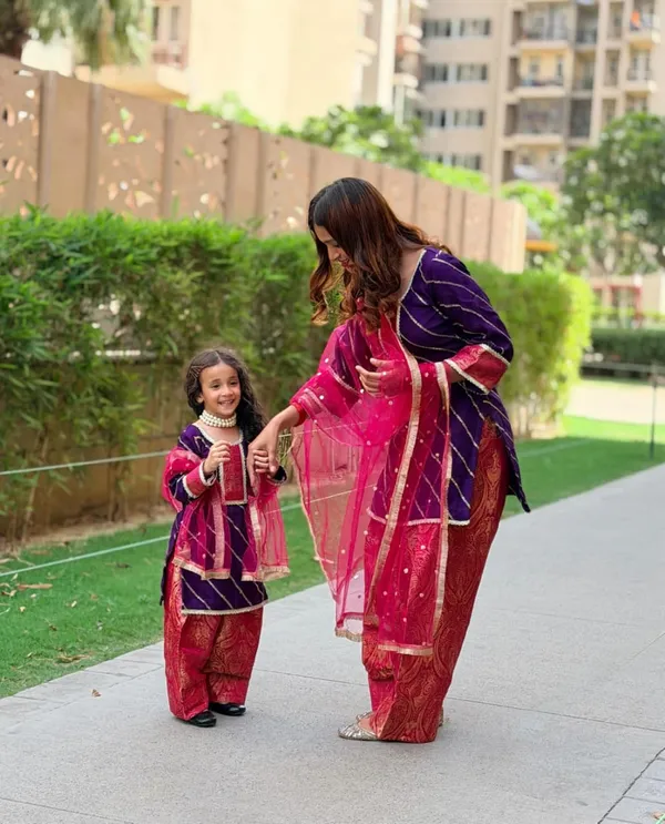 Luxury_Silk_Mother_Daughter_Matching_Outfits_Purple