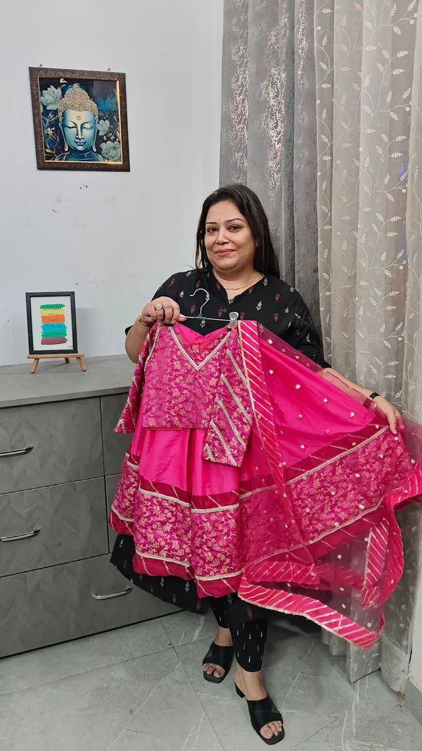 Luxury_Banrasi_Silk_Lehenga_Sets_Rani