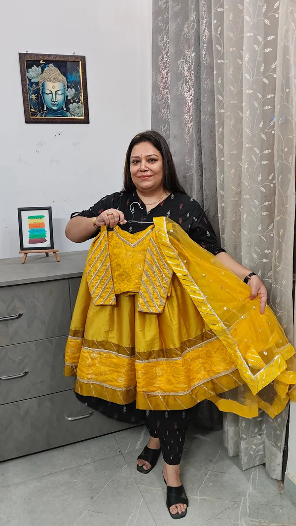 Luxury_Banrasi_Silk_Lehenga_Sets_Yellow