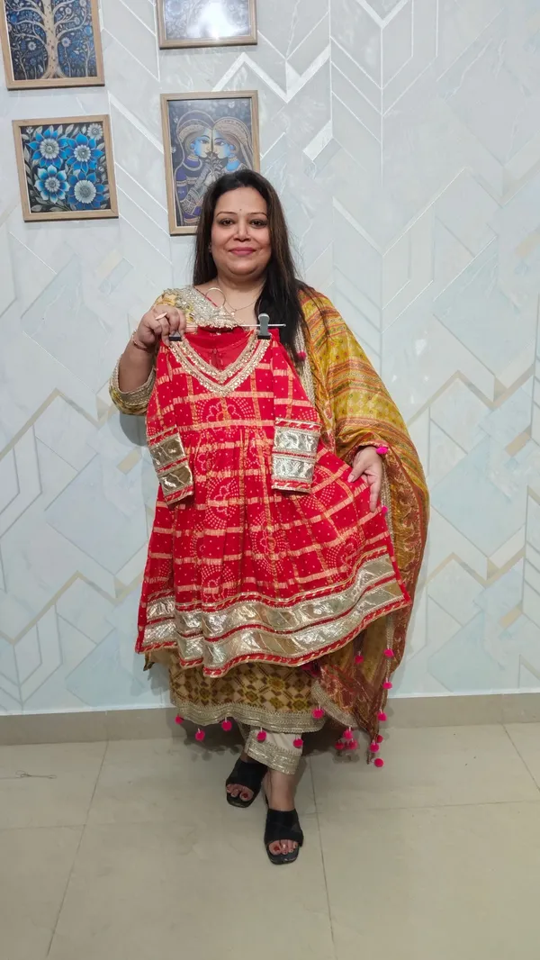Gulnaar_Royal_Red
