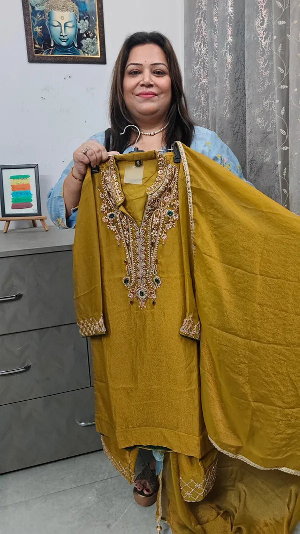 Women_S_Farshi_Suits