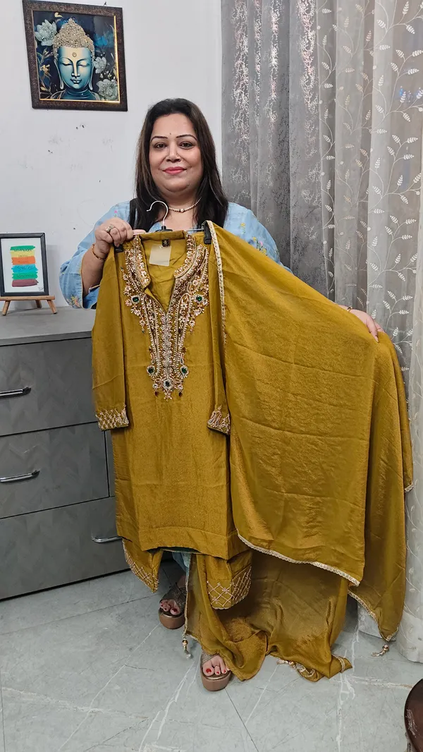 Women_S_Farshi_Suits