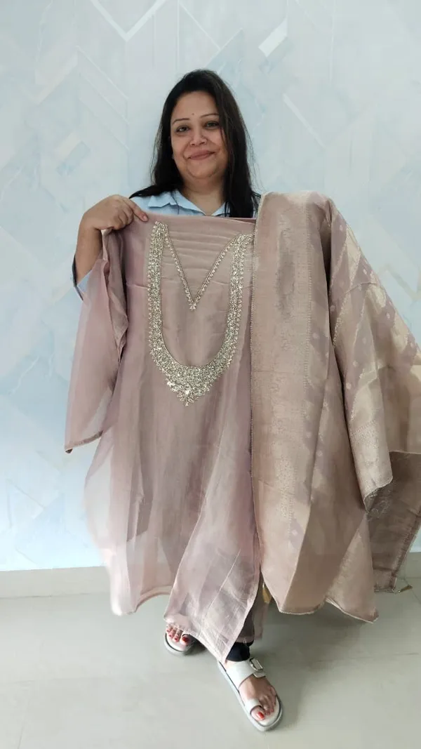 Premium_Salsa_Crush_Handwork_Unstitch_Suits_Lylac