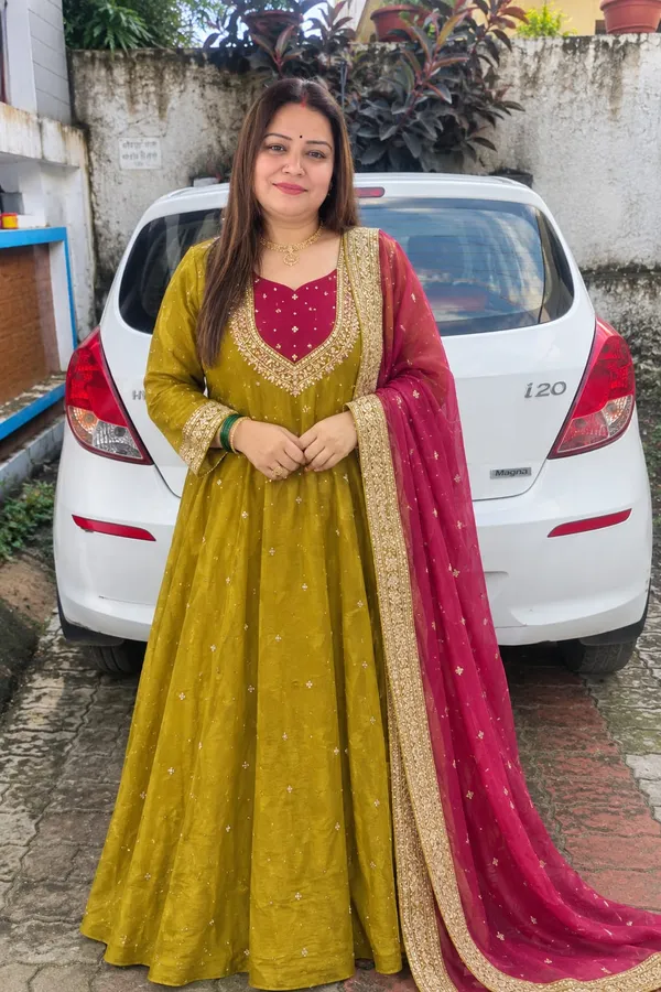 Premium_Silk_3_Pcs_Set_With_Beautiful_Handwork_Duptta_Set