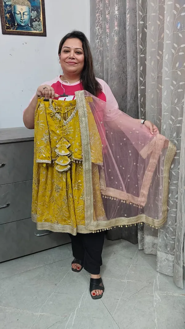 Band_Baja_Baarat_Luxury_Lehenga_Yellow