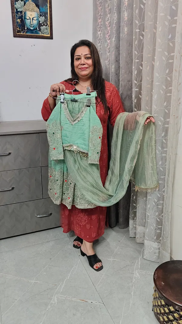 Kesar_Noor_Nude
