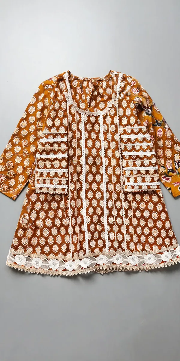 Pink_Pure_Cotton_Block_Print_Pakistani_Suit_Set_For_Kids