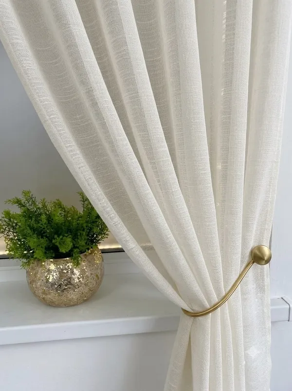Polyester_Sheer_Solid_White_Curtain_Panel
