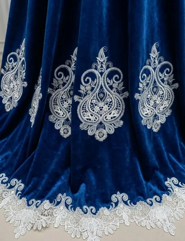 Velvet_Traditional_Paisley_Embroidered_Door_Curtain