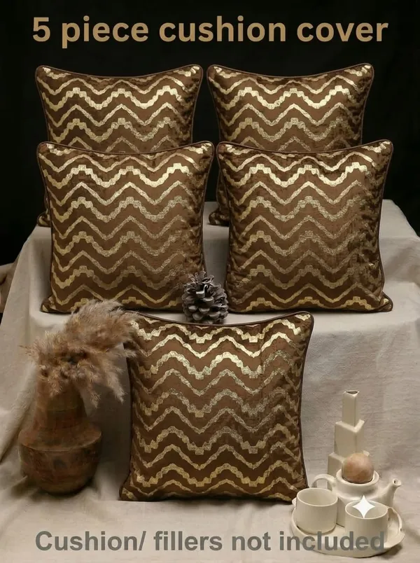 Brown_Decorative_Zigzag_Pattern_Cushion_Covers
