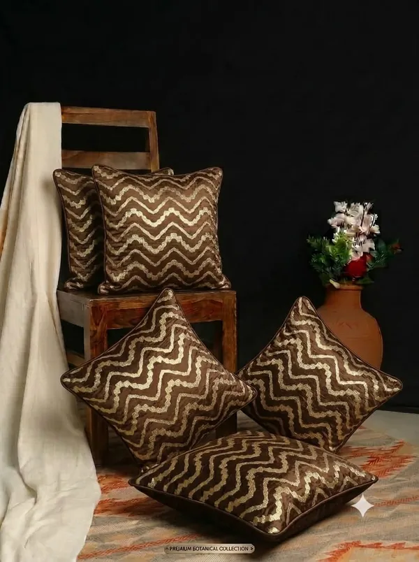 Brown_Decorative_Zigzag_Pattern_Cushion_Covers