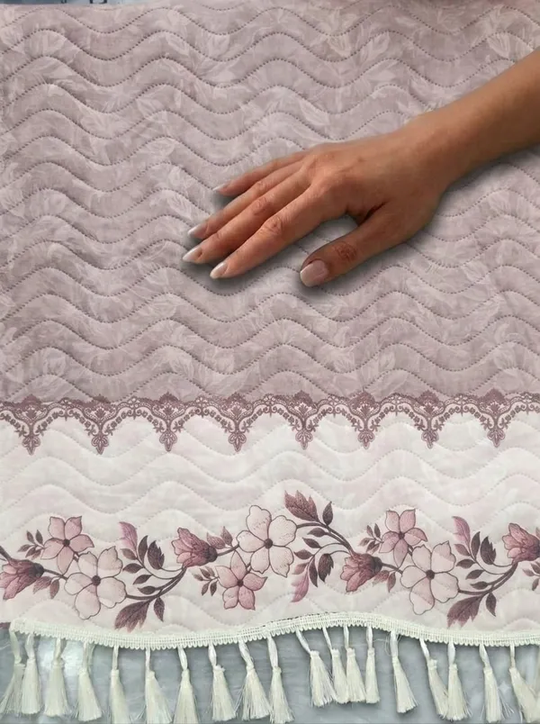 Quilted_Floral_Wave_Pattern_Dohar_With_Tassel_Border