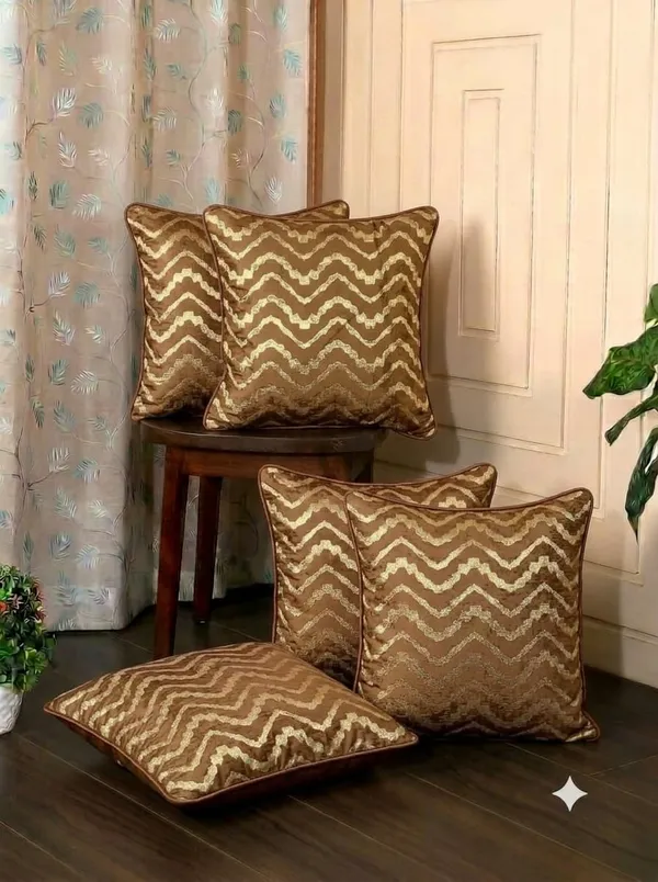 Brown_Decorative_Zigzag_Pattern_Cushion_Covers
