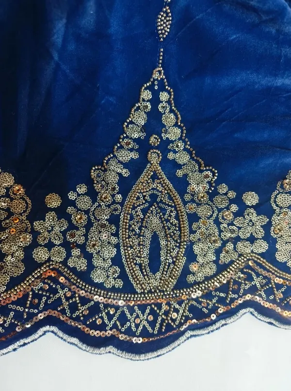Velvet_Royal_Blue_Embroidered_Pattern_Curtain