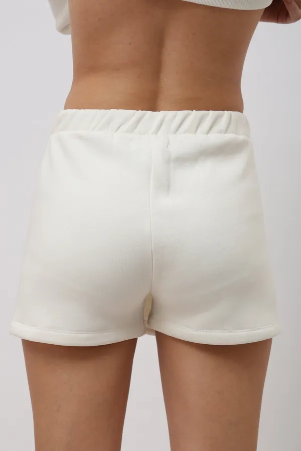 Aven_Skort_Red