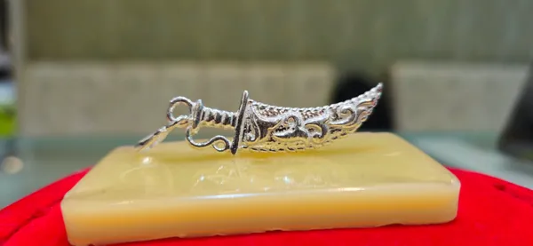 SILVER_JEWELLERY_KATAR_(TALWAR)_Talwar_Pendent