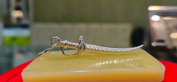 SILVER_JEWELLERY_KATAR_(TALWAR)_Pendent