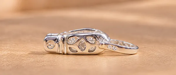 Silver_Jewellery_Katar_(Talwar)_Pendant