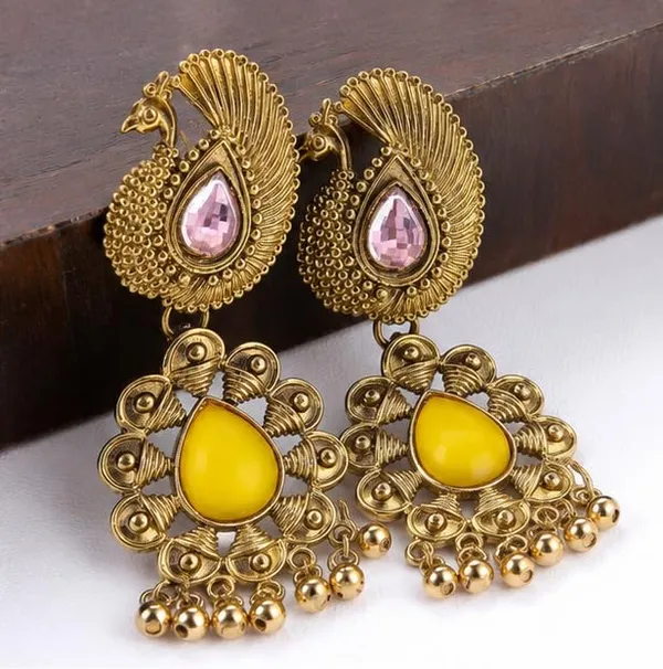 Traditional_Gold_Plated_Jhumka_Earrings_For_Women