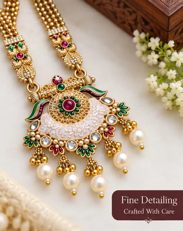 Kundan_Pearl_Necklace_Set_With_Earrings_And_Maang_Tikka