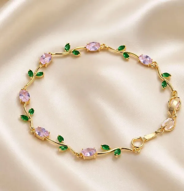 Women_Chain_Link_Floral_Bracelet