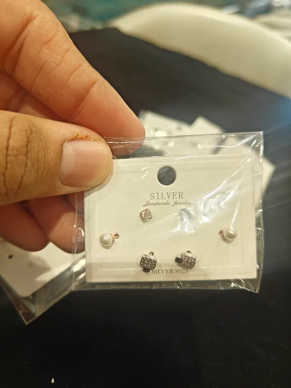 White_925_Silver_Stud_Earrings_For_Jewellery