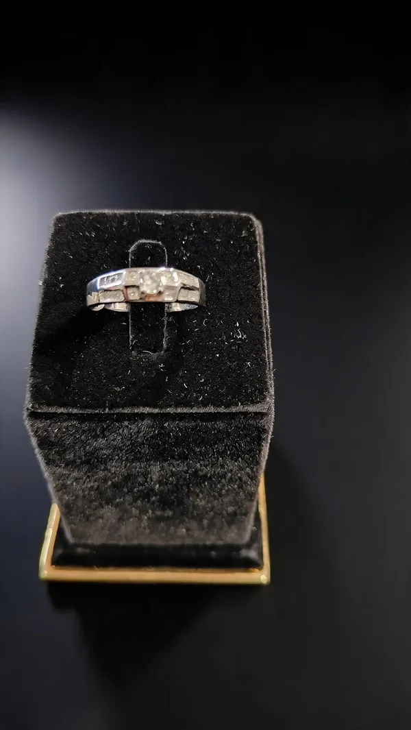 White_925_Silver_Ring_For_Jewellery