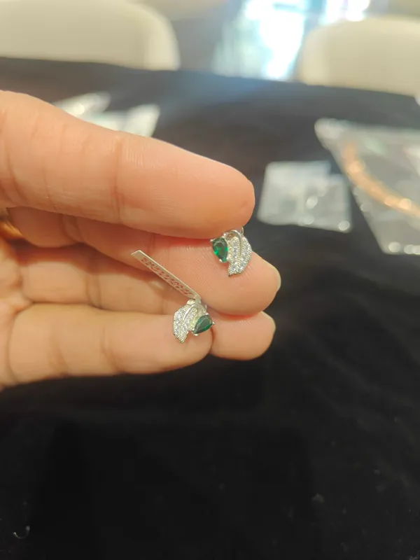 White_925_Silver_Stud_Earrings_For_Jewellery