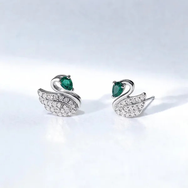 White_925_Silver_Stud_Earrings_For_Jewellery