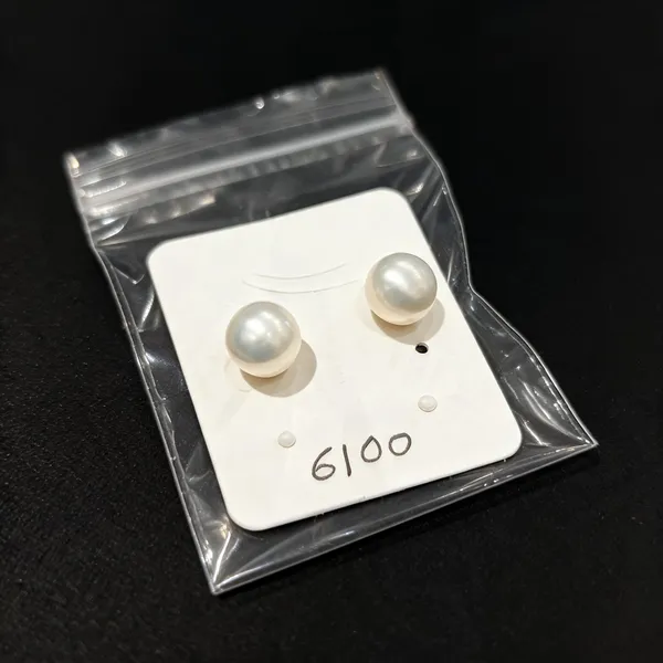 White_925_Silver_Stud_Earrings_For_Jewellery