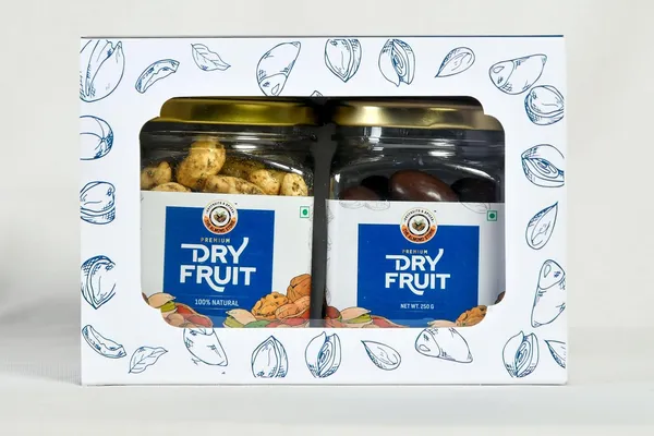 The_Almond_Store_Momentzz_Gift_Box_Chocolate_Almonds_And_Black_Pepper_Cashews